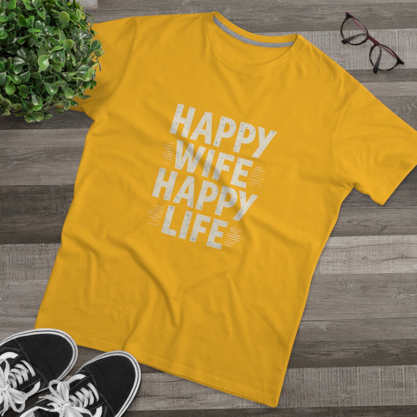Happy Wife, Happy Life Men's Modern-fit Tee - Inspirational Gift, Casual Wear, Everyday Style, Celebration Outfit, Humor Shirt
