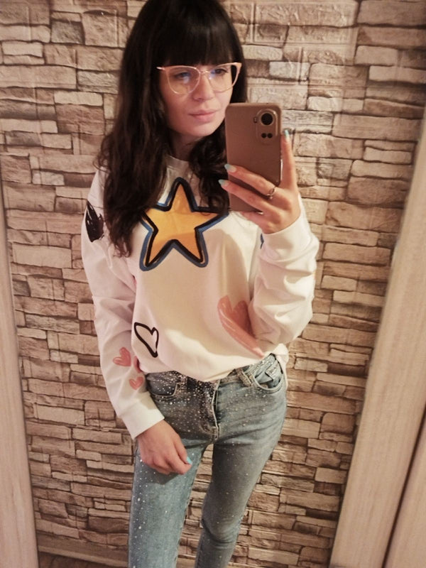 Customer in Kiksy hoodie