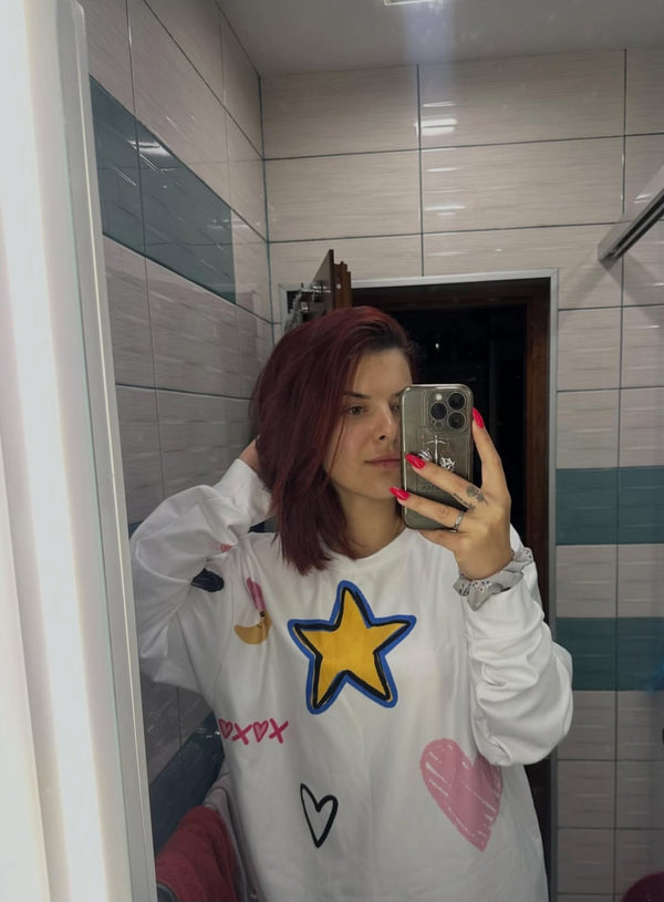 Customer in Kiksy tee